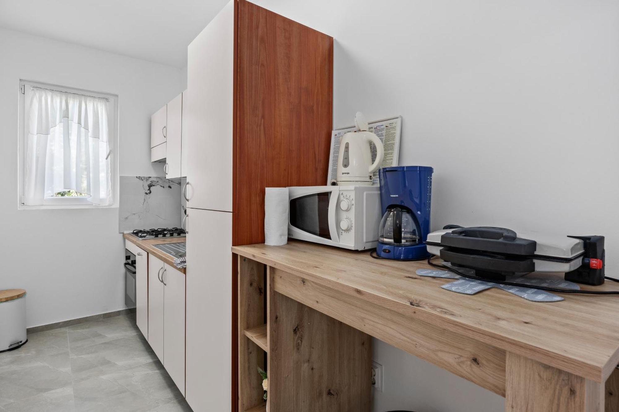 New Apartment Lejla Sisan Exterior photo